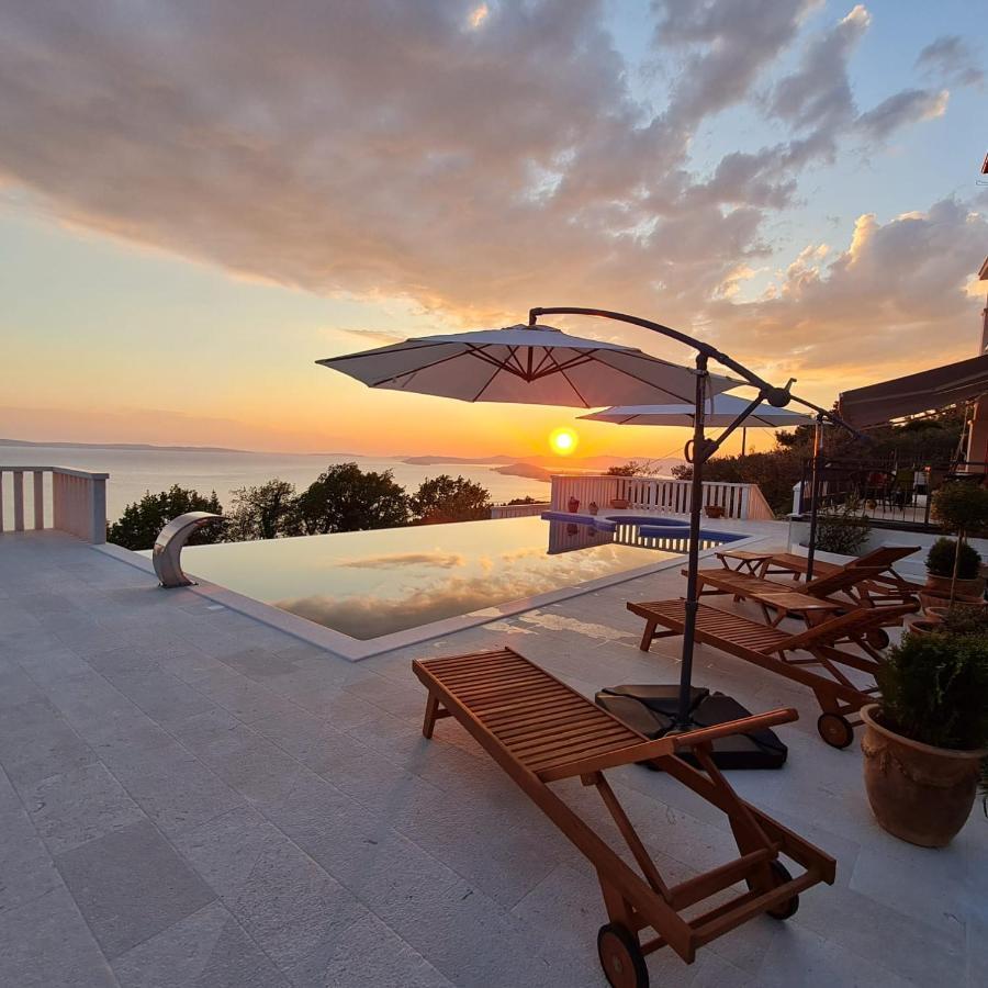 Sea View Luxury Apart Hotel Villa Conte With Swiming Pool And Romantic Spa Podstrana Zewnętrze zdjęcie