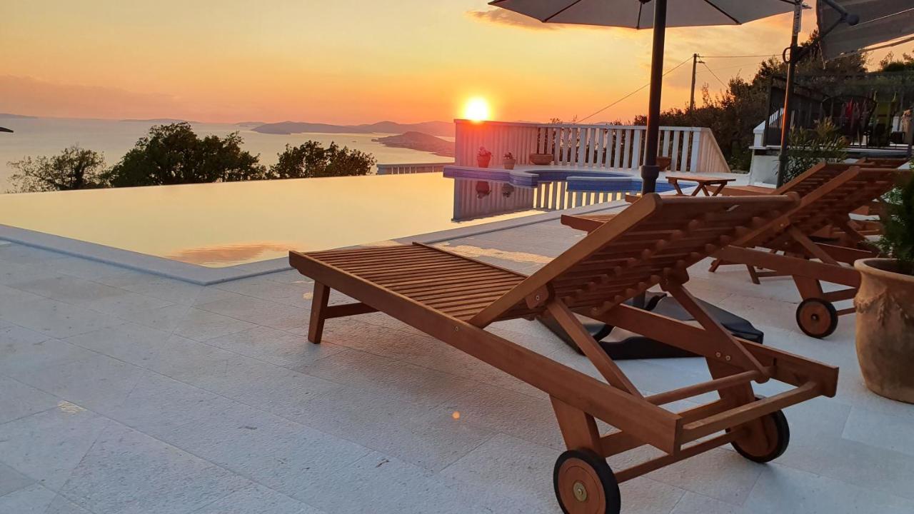 Sea View Luxury Apart Hotel Villa Conte With Swiming Pool And Romantic Spa Podstrana Zewnętrze zdjęcie