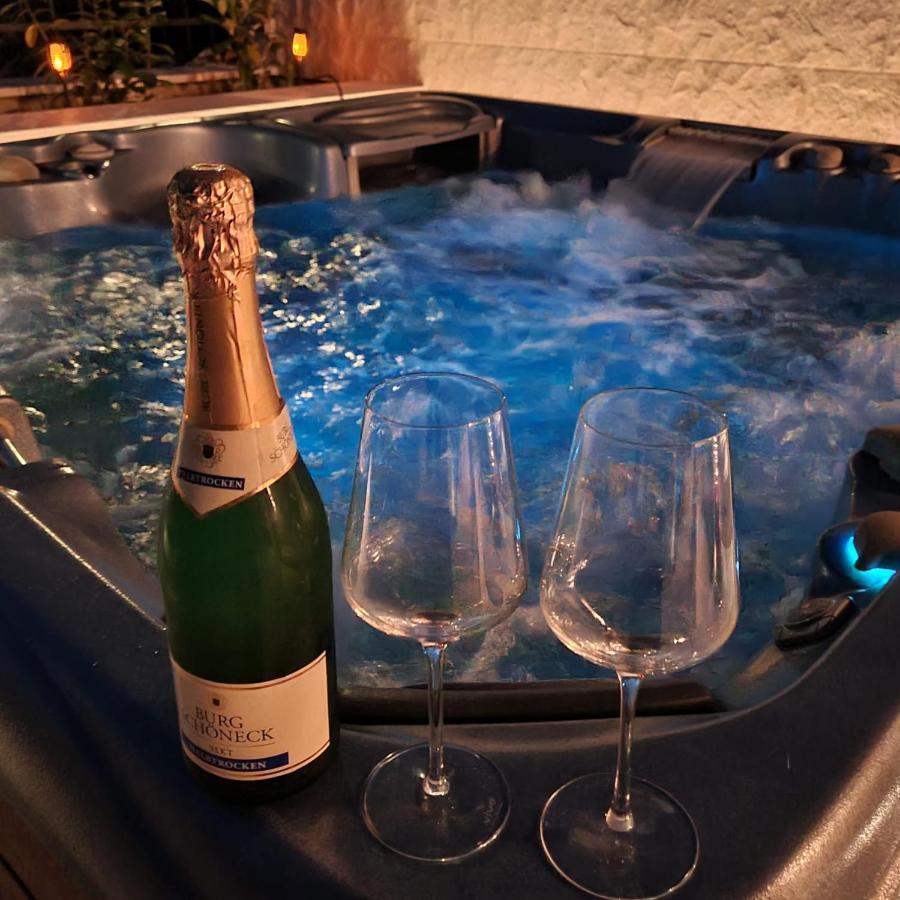 Sea View Luxury Apart Hotel Villa Conte With Swiming Pool And Romantic Spa Podstrana Zewnętrze zdjęcie