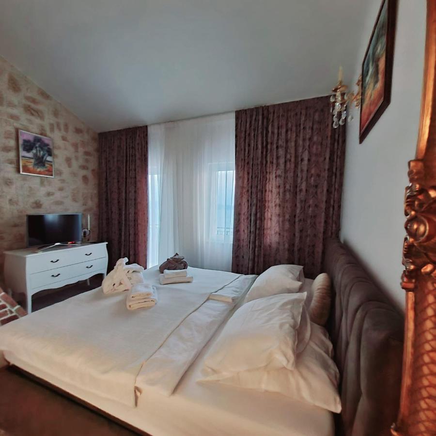 Sea View Luxury Apart Hotel Villa Conte With Swiming Pool And Romantic Spa Podstrana Zewnętrze zdjęcie