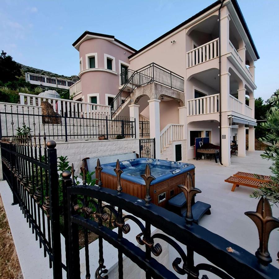 Sea View Luxury Apart Hotel Villa Conte With Swiming Pool And Romantic Spa Podstrana Zewnętrze zdjęcie