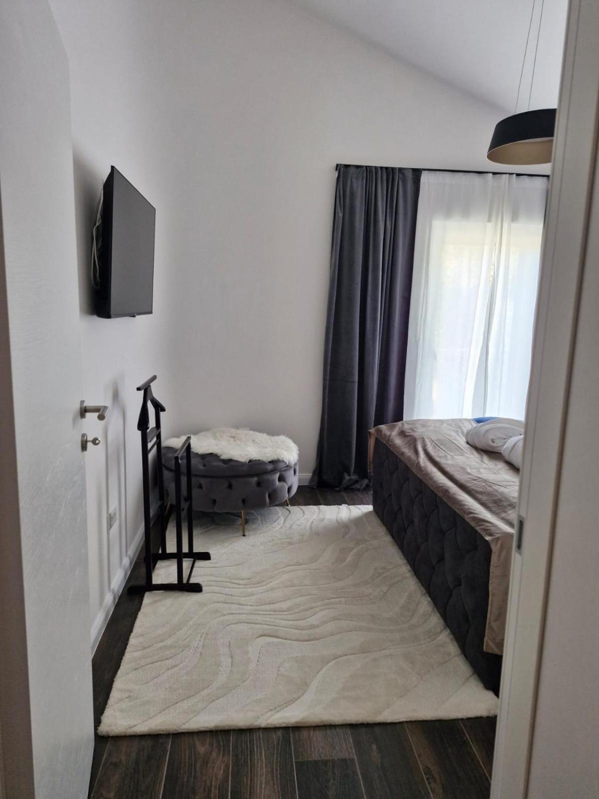 Sea View Luxury Apart Hotel Villa Conte With Swiming Pool And Romantic Spa Podstrana Zewnętrze zdjęcie